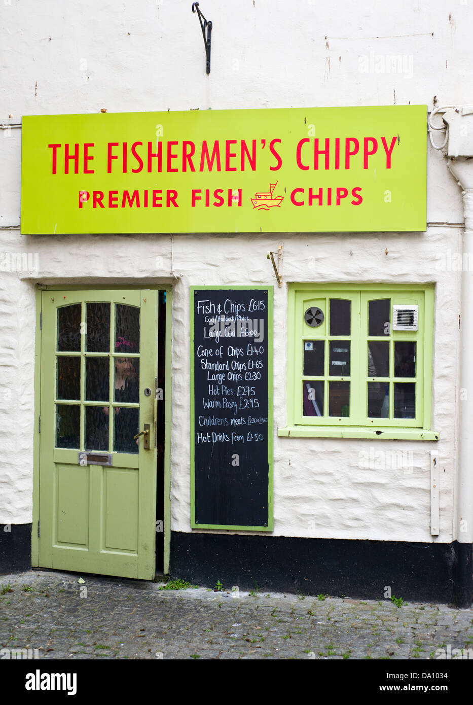 Esterno di un pesce e chip shop in Mevagissey, Cornwall, Regno Unito Foto Stock