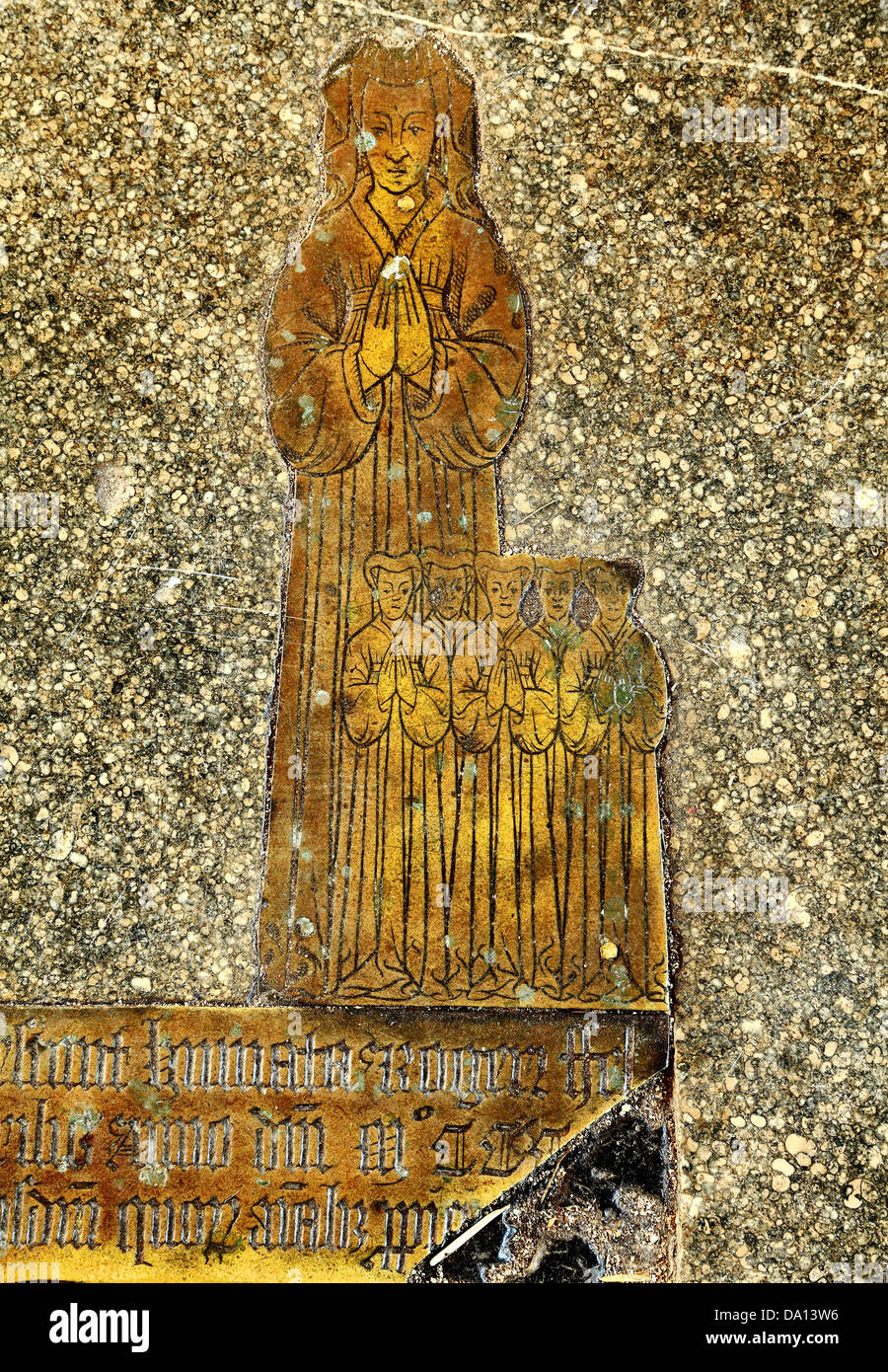 Chiesa Blickling, Norfolk, ottone monumentale alla moglie di Roger Felthorpe, 1454 e iscrizione, England Inglese Regno Unito ottoni Foto Stock