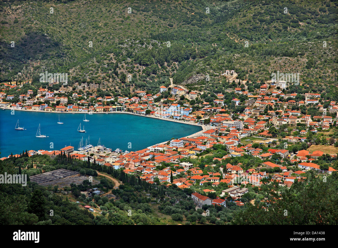 Vista panoramica di Vathi (o 'Vathi'), la "capitale" di Ithaca ("Itaca"), isola, mare Ionio, Eptanisa ('Sanche Isole "), in Grecia. Foto Stock