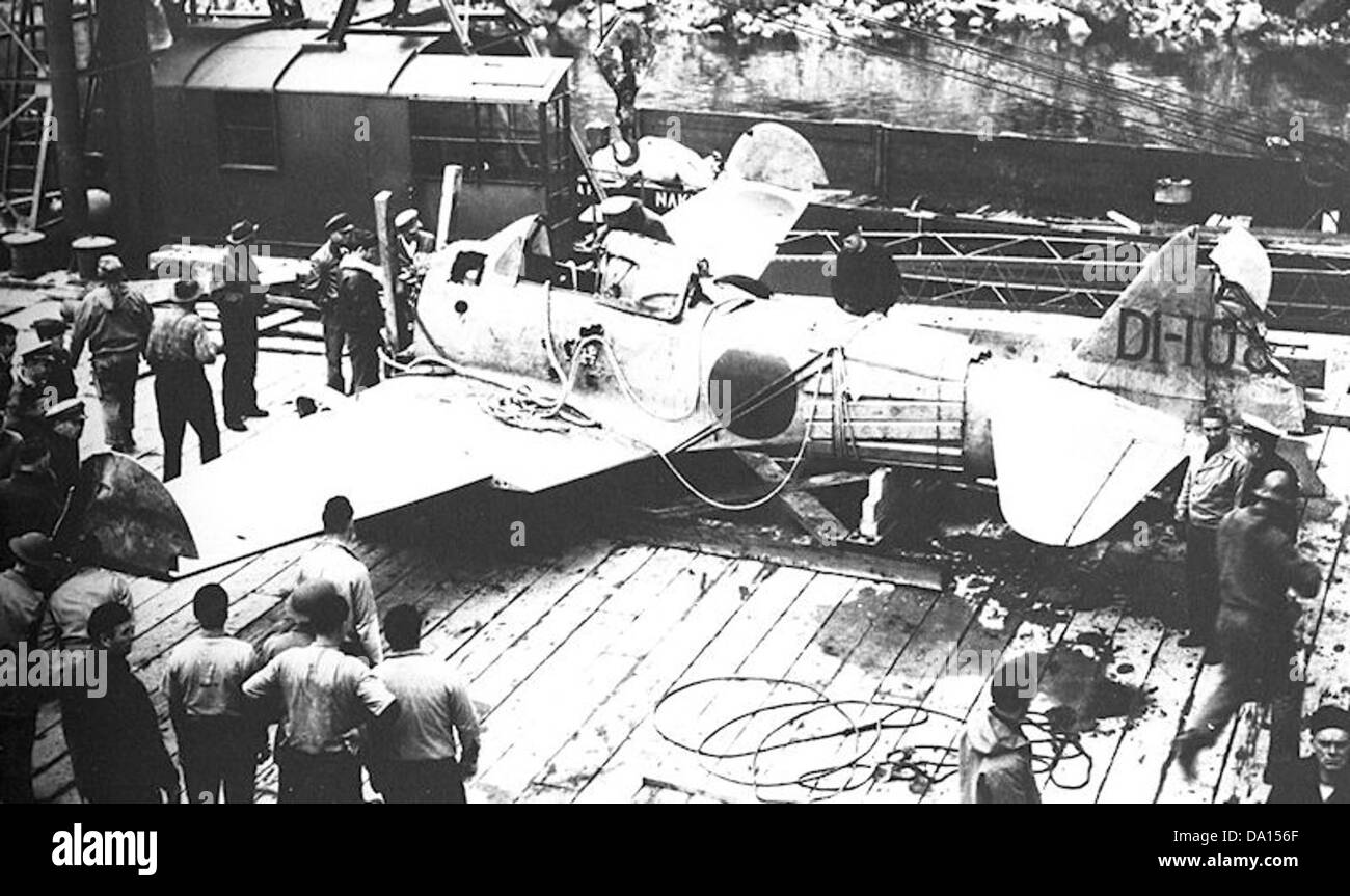 Un caccia giapponese Zero catturato a Dutch Harbor, Alaska, nel giugno 1942. Questa immagine storica della seconda guerra mondiale mostra l'aereo dopo essere stato abbattuto durante la battaglia nelle Isole Aleutine, segnando un momento significativo nel teatro del Pacifico della seconda guerra mondiale. Foto Stock
