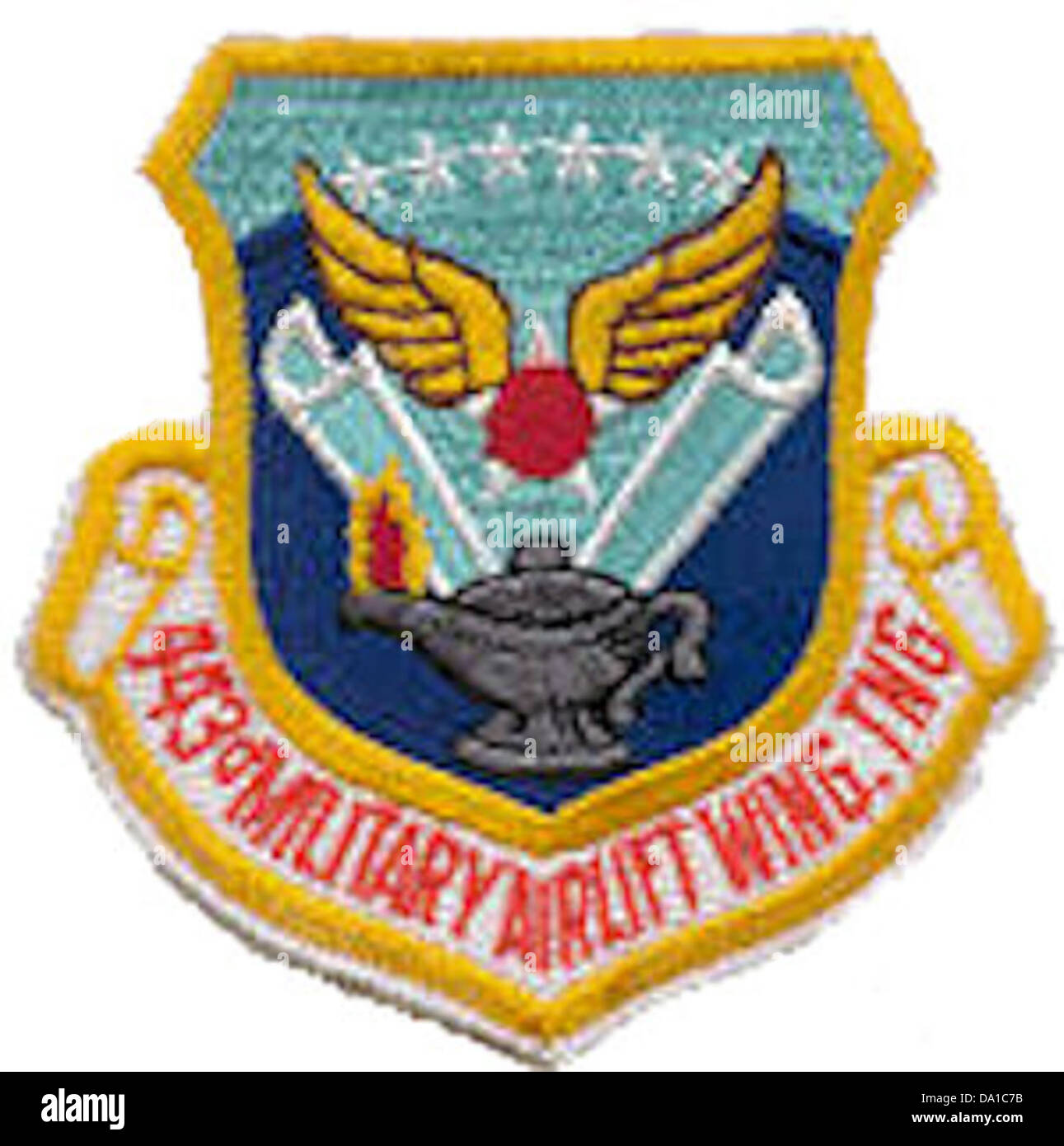 Questa immagine mostra la patch del 443rd Airlift Wing, che rappresenta l'unità della U.S. Air Force nota per le sue operazioni di trasporto aereo. La patch simboleggia la missione, la storia e il servizio dell'ala nell'Aeronautica militare. Foto Stock