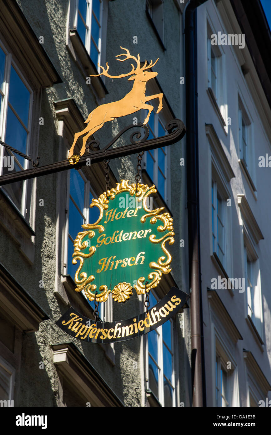 Tipico del ferro battuto guild, Getreidegasse, Salisburgo, Austria Foto Stock