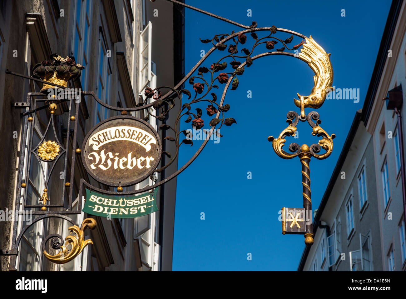 Tipico del ferro battuto guild, Getreidegasse, Salisburgo, Austria Foto Stock