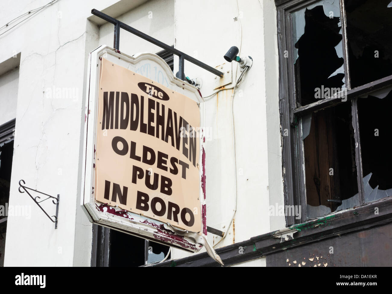 Fire danneggiato pub abbandonati in Middlesbrough Foto Stock