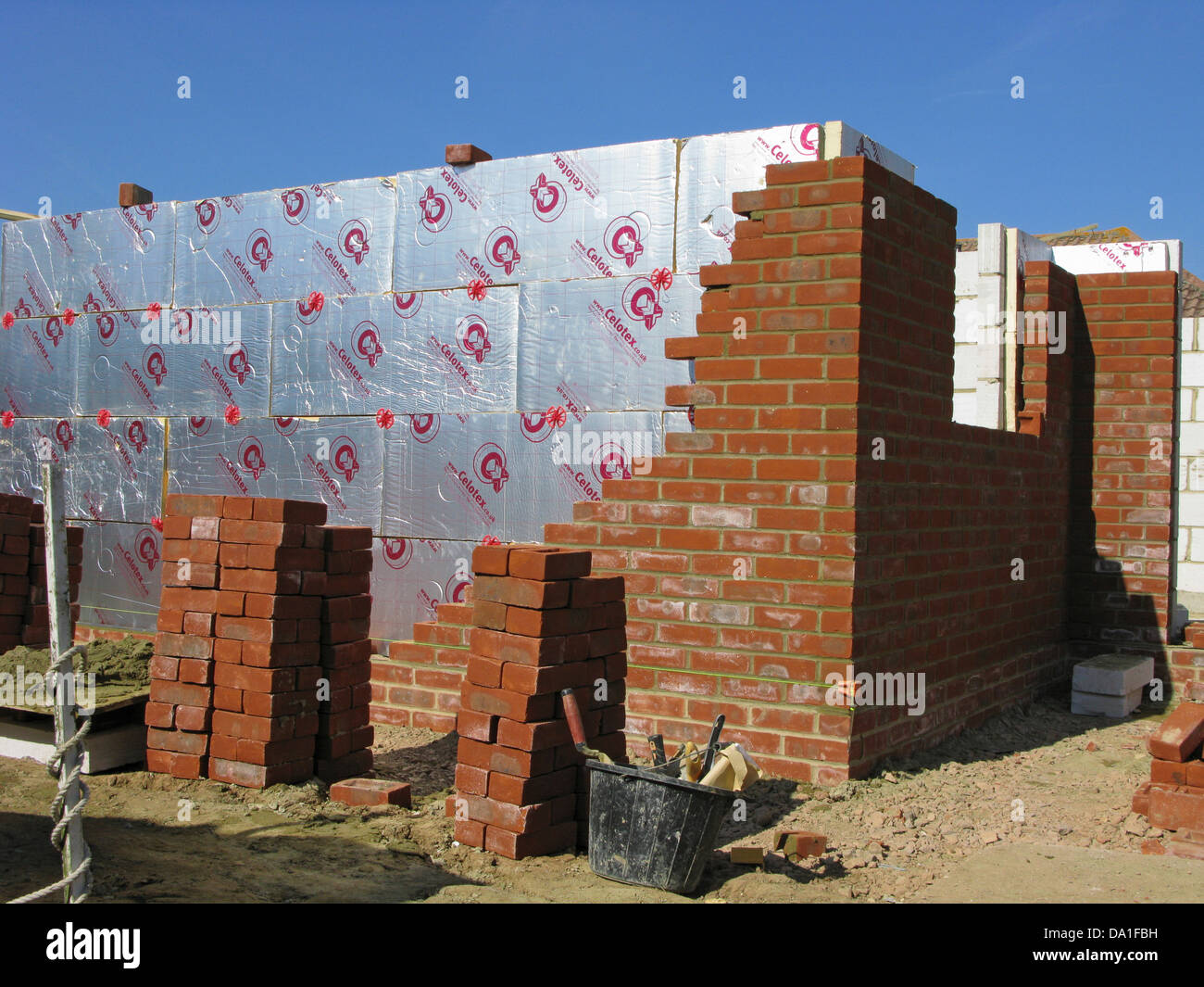 Muro di mattoni con celotex isolamento termico board in cavità & pareti di cavità in un exptension o nuova proprietà Foto Stock