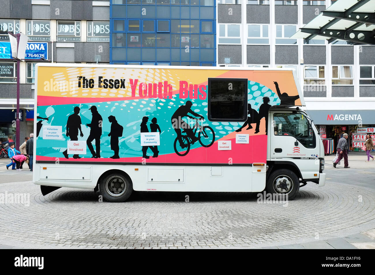 L'Essex Gioventù autobus parcheggiato in Basildon Town Center. Foto Stock