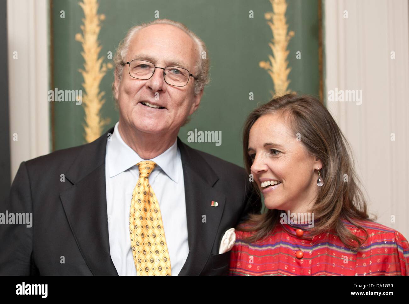 Eduard e Corinna di Anhalt arrivare per la cerimonia di premiazione del 'Montblanc de la Culture Arts Patronage Award' all'Hotel de Rome di Berlino, Germania, 01 luglio 2013. Dal 1992, la Fondazione Montblanc ha presentato il premio. Foto: Joerg Carstensen Foto Stock