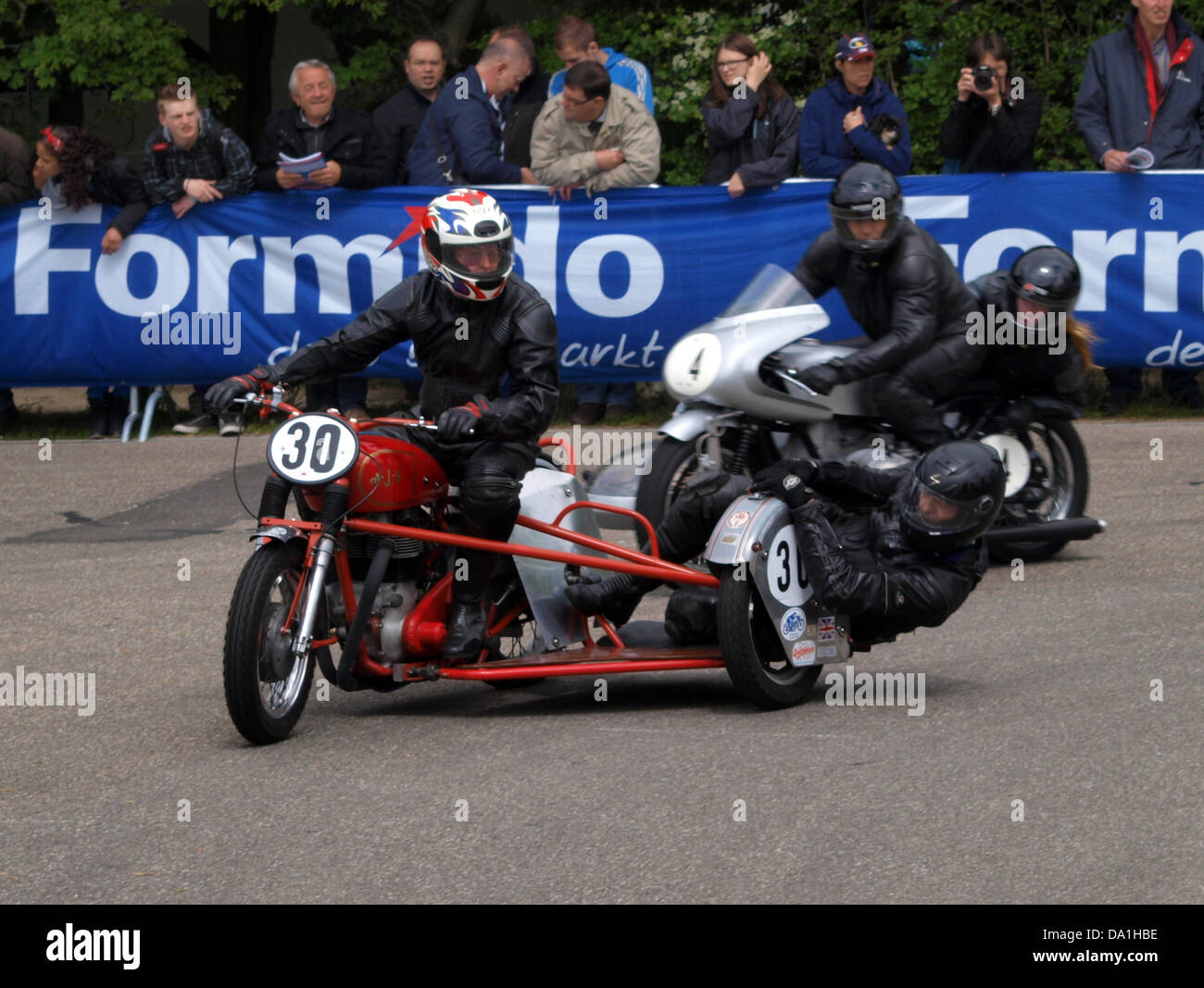 Questa immagine mostra una motocicletta AJS No 38, che ne mostra il design e le caratteristiche. La AJS No 38 era nota per le sue prestazioni e il suo aspetto elegante, rendendola una moto popolare all'inizio del XX secolo. Foto Stock