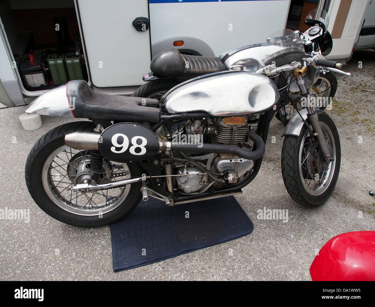 L'immagine di ESO No98 mostra un'immagine scientifica catturata dall'Osservatorio europeo del Sud, sottolineando il suo ruolo nella ricerca astronomica e nell'esplorazione spaziale. Foto Stock