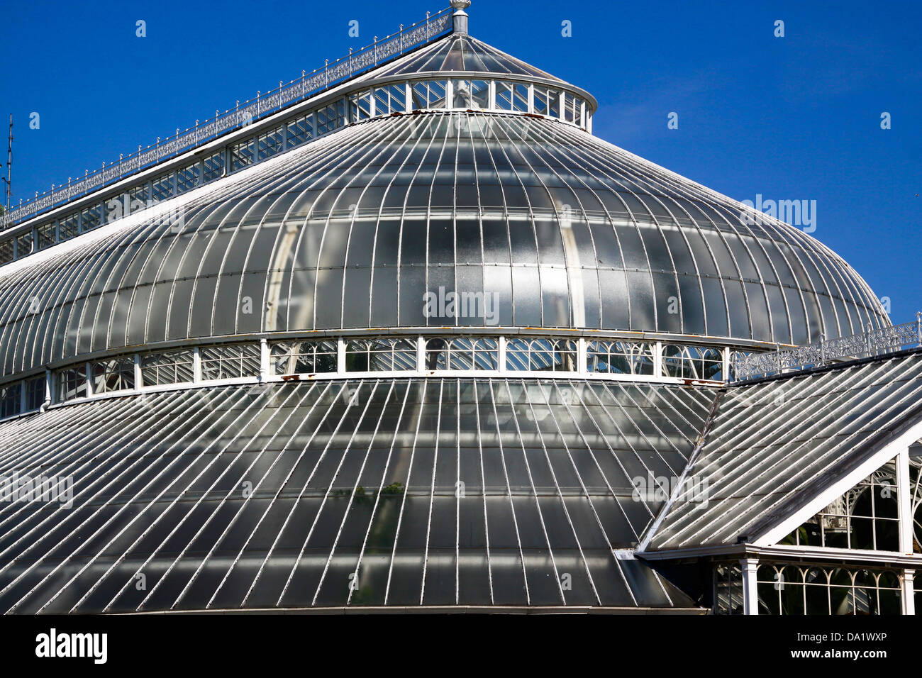 Palazzo del Popolo e Winter Gardens Glasgow Green Foto Stock