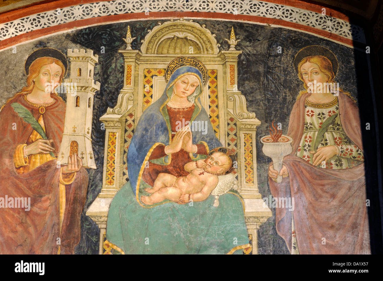Italia, Toscana, Sovana, chiesa di Santa Maria maggiore, affresco della Madonna (1508 d.C.), pittura rinascimentale Foto Stock