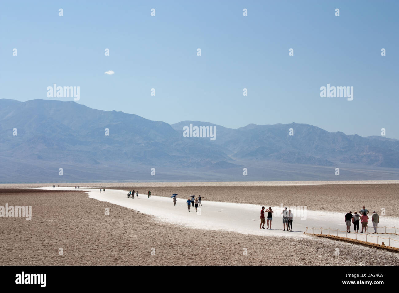 Bacino Badwater, Valle della Morte. Il punto più basso negli Stati Uniti. Foto Stock