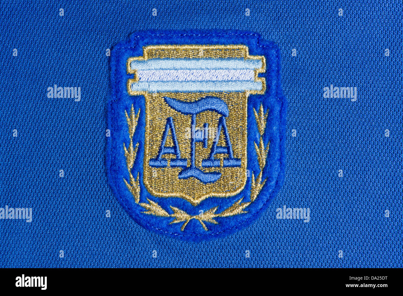 L'Argentina Football Association il badge come si vede sul 1986 maglia da trasferta utilizzato nel Messico Coppa del Mondo (solo uso editoriale). Foto Stock