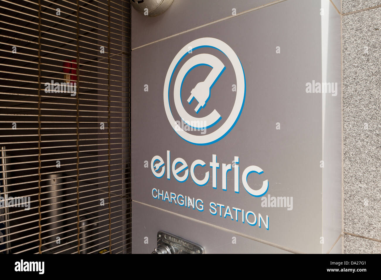 Il veicolo elettrico stazione di carica - Washington DC, Stati Uniti d'America Foto Stock