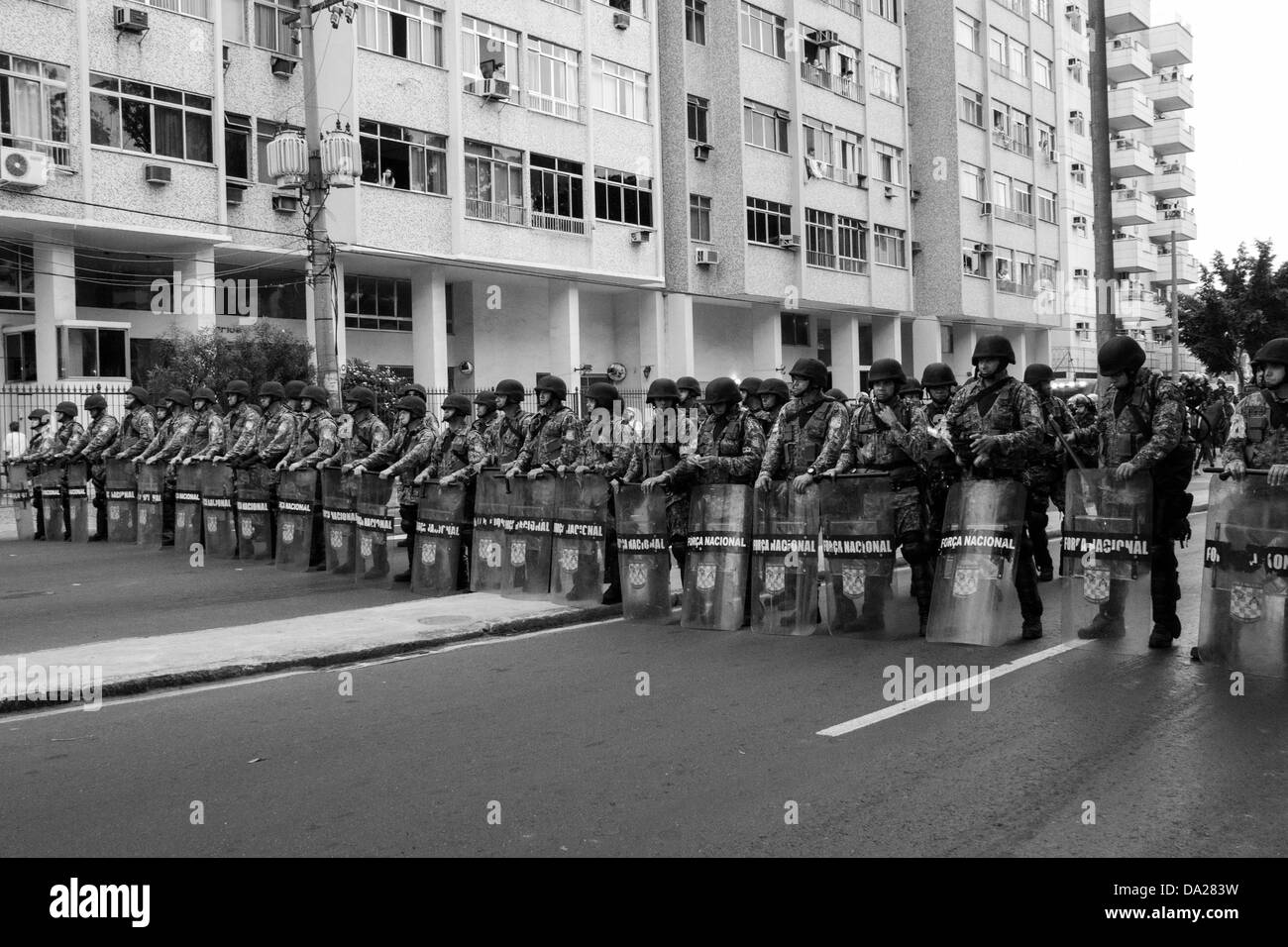 La polizia militare in segno di protesta durante la FIFA Confederations Cup 2013 a Rio de Janeiro Foto Stock