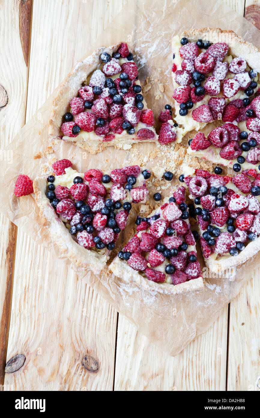 Estate berry crostata con lamponi e ribes, cibo Foto Stock