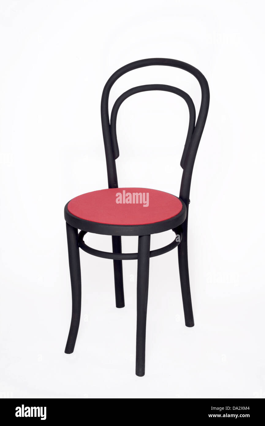 Telaio in legno sedia con sedile rosso. Foto Stock