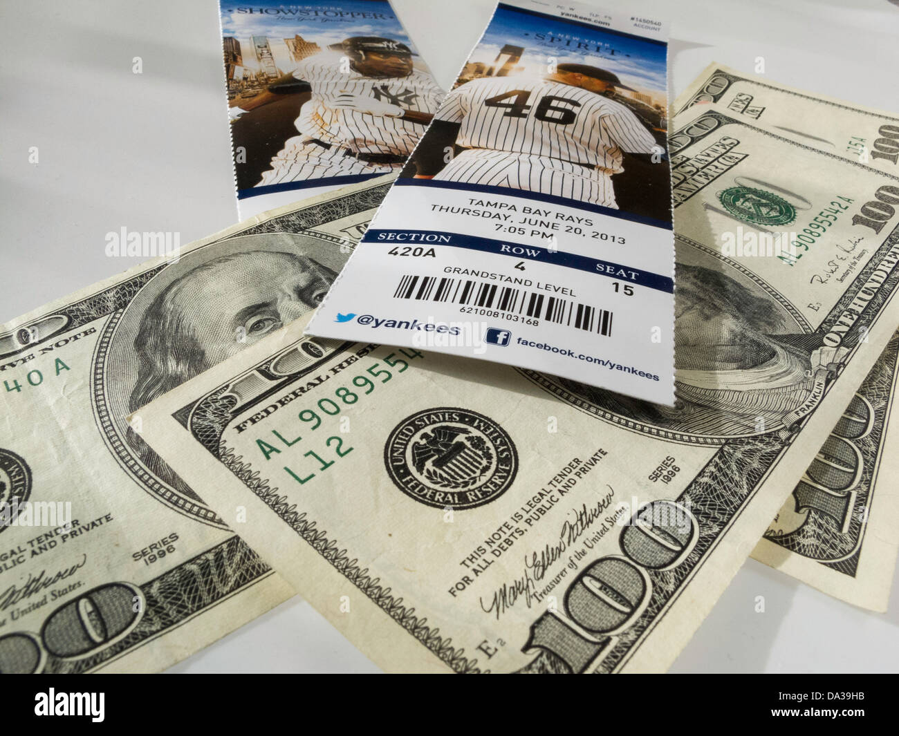 Still Life Of Hundred Dollar Bills E Major League Baseball Biglietti, Usa Foto Stock