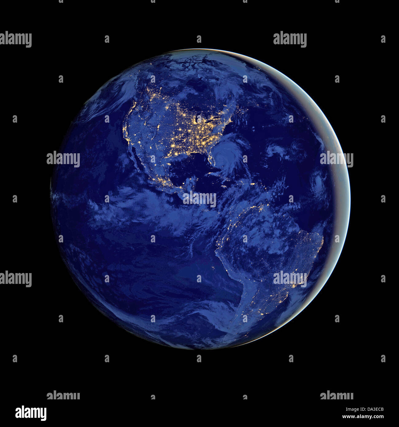 Spazio notte terra vista globale della Terra luci della città composite assemblata a partire da dati acquisiti da satellite Foto Stock