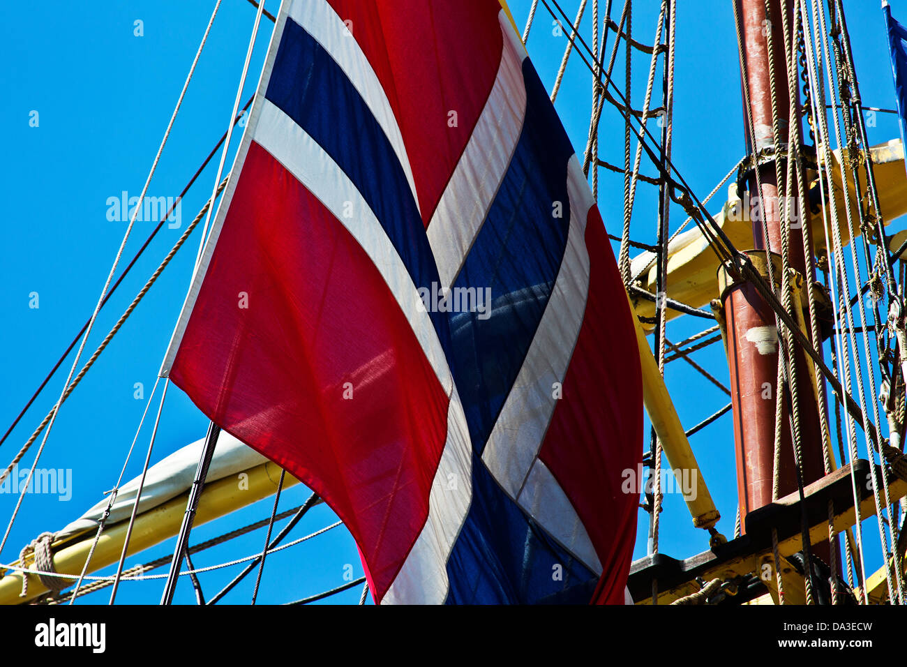 Bandiera norvegese in navi armamento Foto Stock