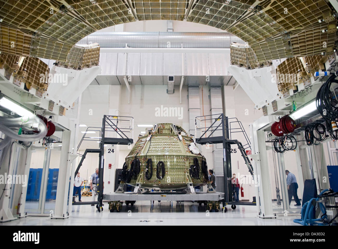 Orion tecnici di veicoli spaziali capsula Operations & Acquista edificio NASA Kennedy Space Center Florida Foto Stock