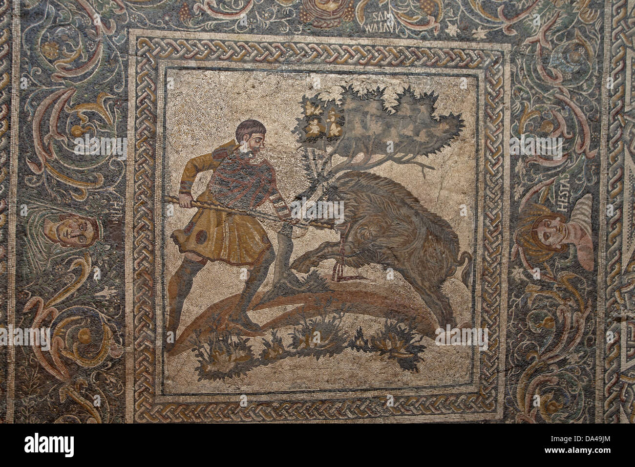 Mosaico romano da villa, la caccia al cinghiale, Museo Nazionale di Arte Romana, Merida, Estremadura, Spagna Foto Stock