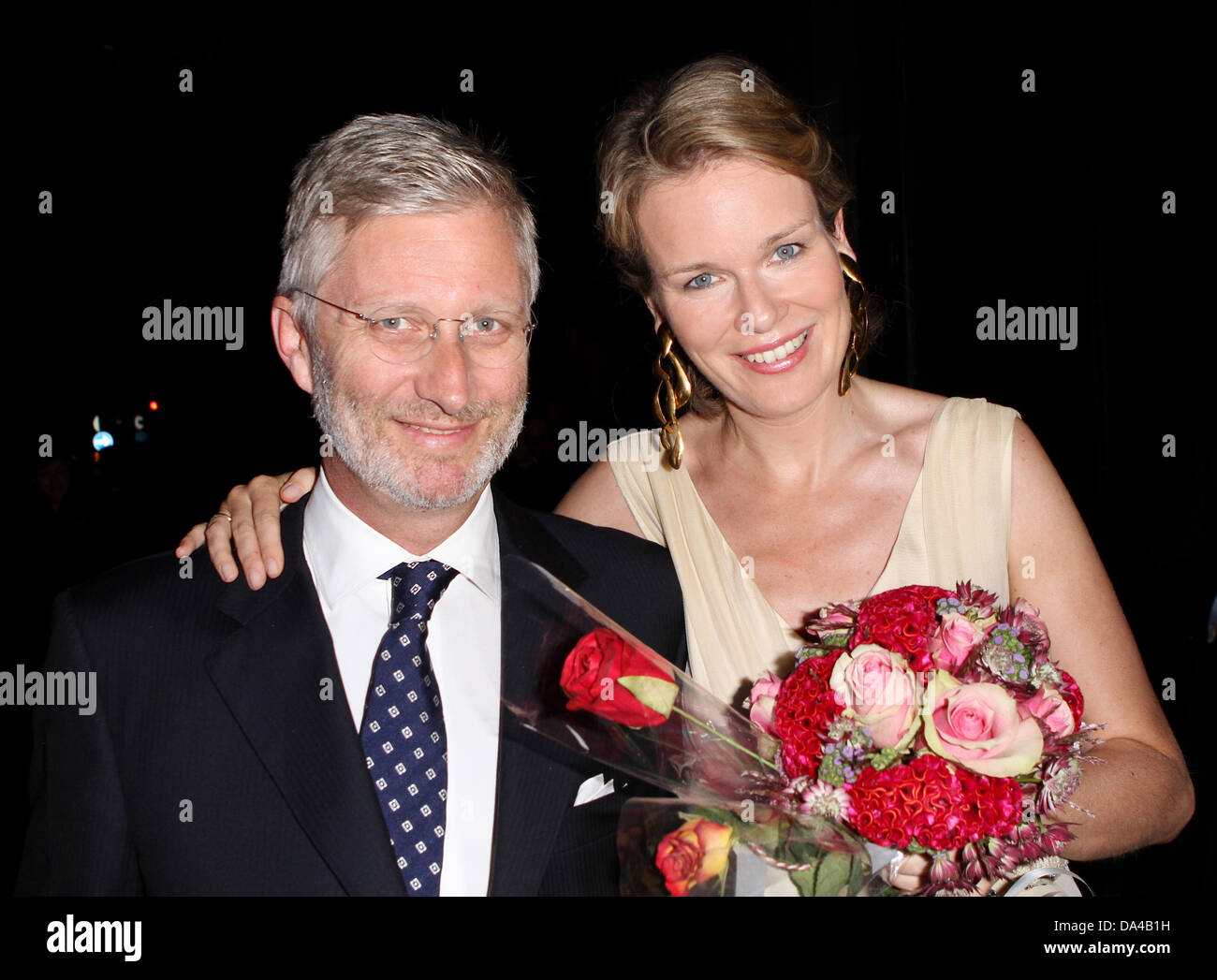 Crown Prince Philippe e la principessa Mathilde del Belgio arriva per il concerto "Preludio per la festa nazionale' presso il Palais des Beaux Arts di Bruxelles, 20 luglio 2011. La famiglia reale hanno assistito al concerto la sera prima della Nazionale Belga giorno. Foto: Patrick van Katwijk Foto Stock