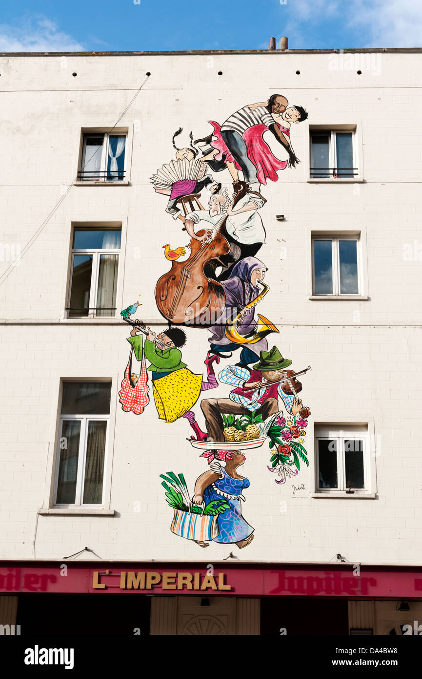 Dipinti su edificio in multi-culturale Saint-Josse zona di Bruxelles, Belgio. Foto Stock