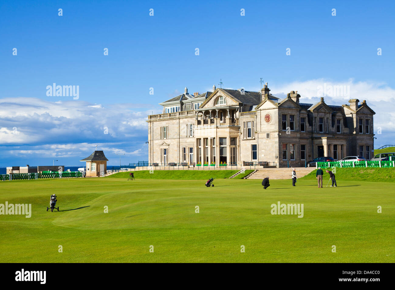 St Andrews golf St Andrews Scozia il Royal and Ancient Golf Club di St Andrews campo da golf e club house St Andrews Fife Scozia UK GB Europe Foto Stock