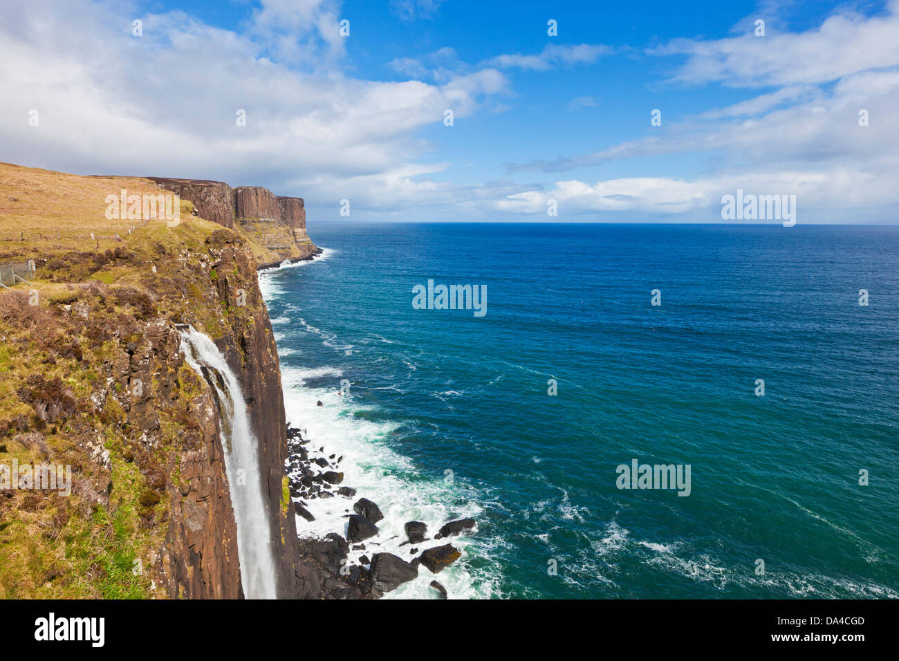 Isola di Skye Kilt cascata rocciosa Isola di Skye Highlands e Isole Scozia Regno Unito GB Europa Foto Stock