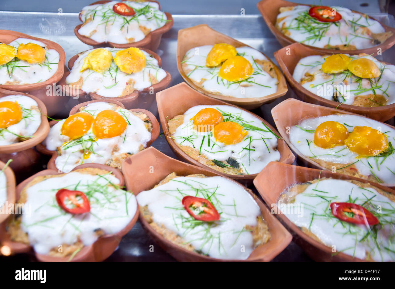 Delizioso cibo tailandese HORMOK chiamata da pesce e ingrediente piccante Foto Stock