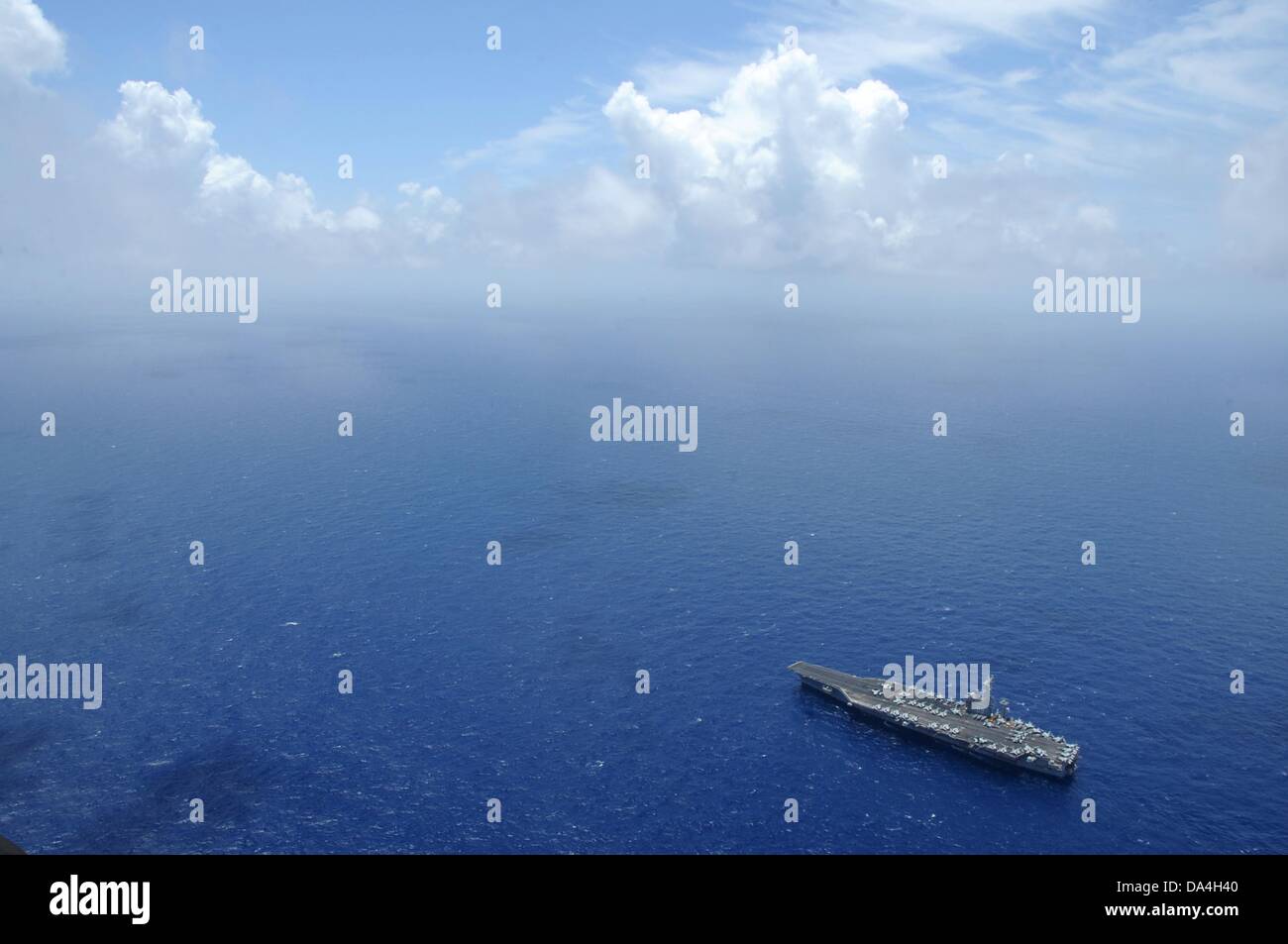 US Navy portaerei USS Dwight D. Eisenhower durante le operazioni Luglio 2, 2013 nell'Oceano Atlantico. Foto Stock