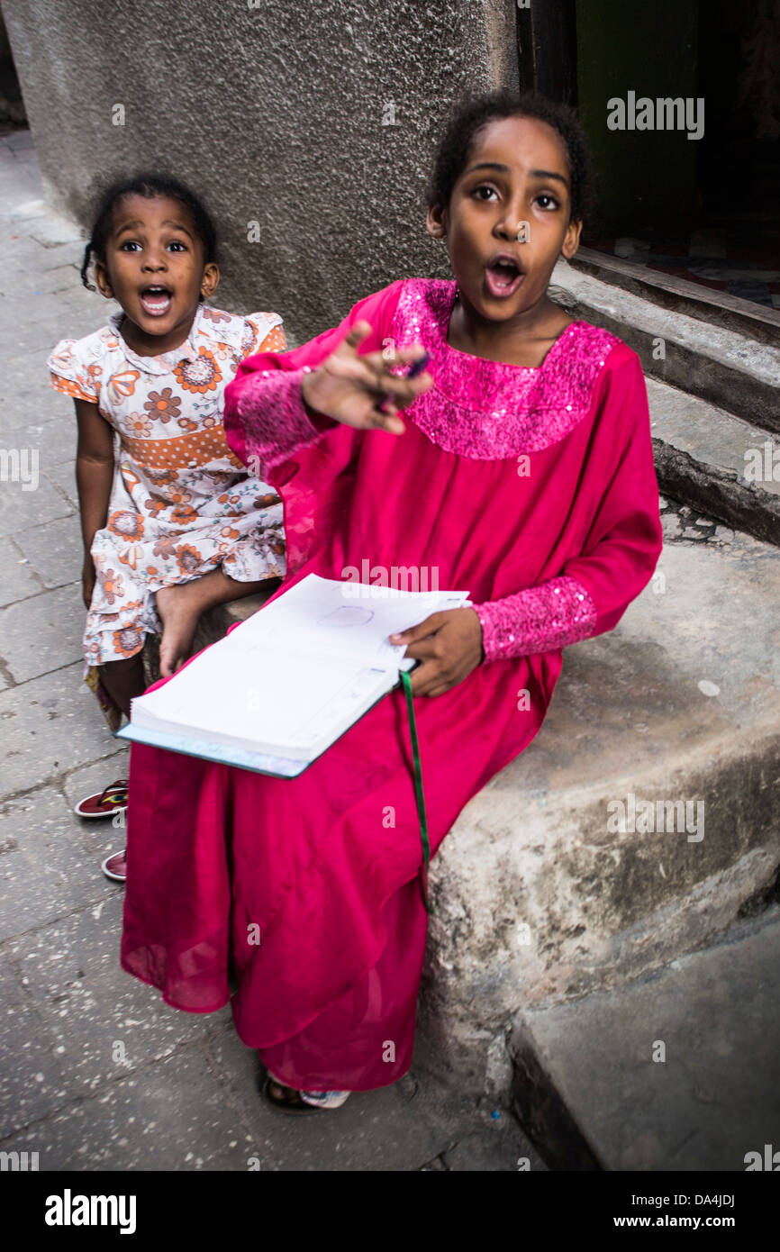 I bambini in Stone Town Zanzibar - Tanzania Foto Stock