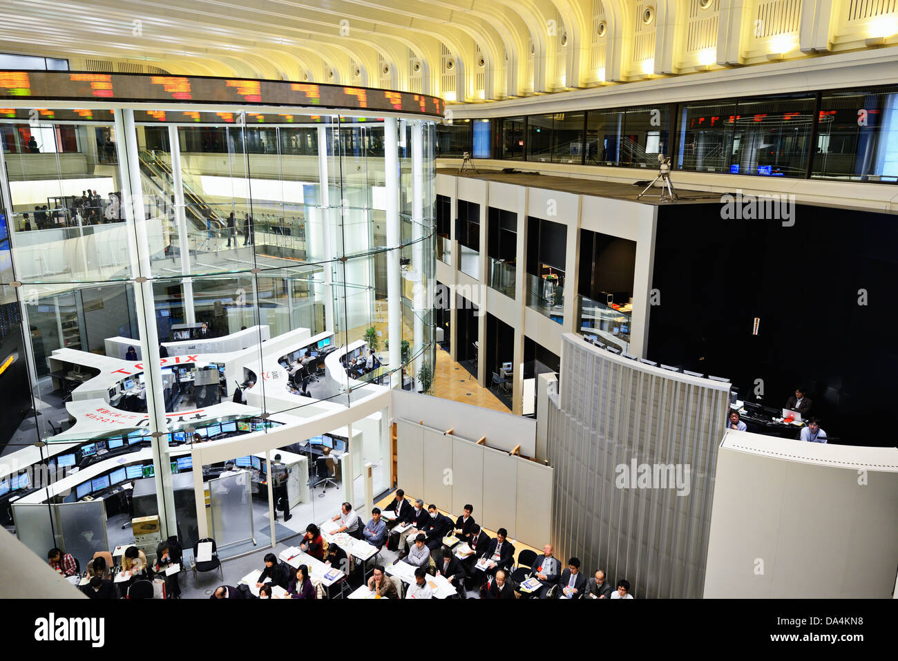 Il trading floor della Borsa di Tokyo Foto Stock