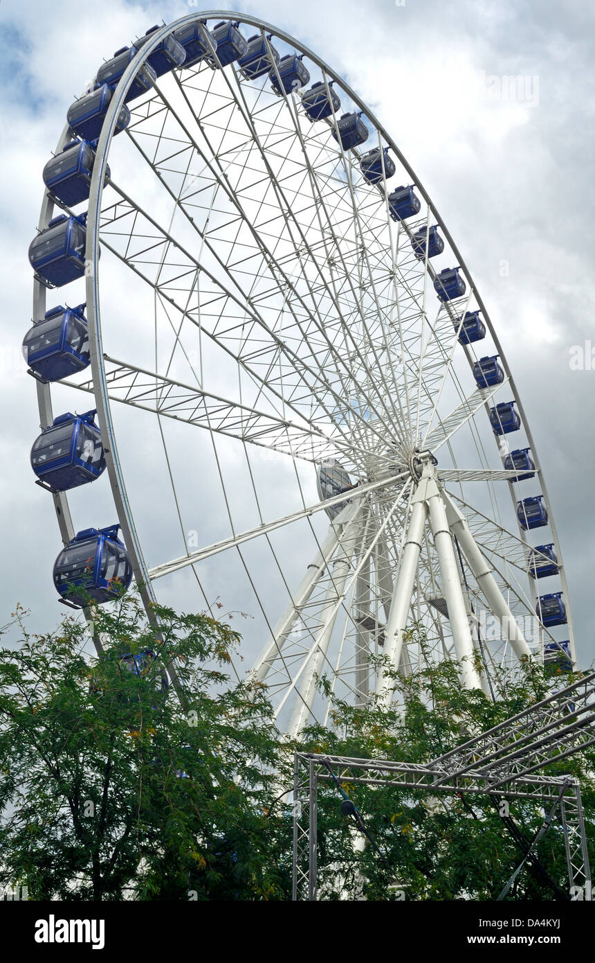 Sziget occhio il più grande mobile ruota panoramica Ferris in Europa si  trova sulla Erzsebet Square Budapest Ungheria Europa Foto stock - Alamy