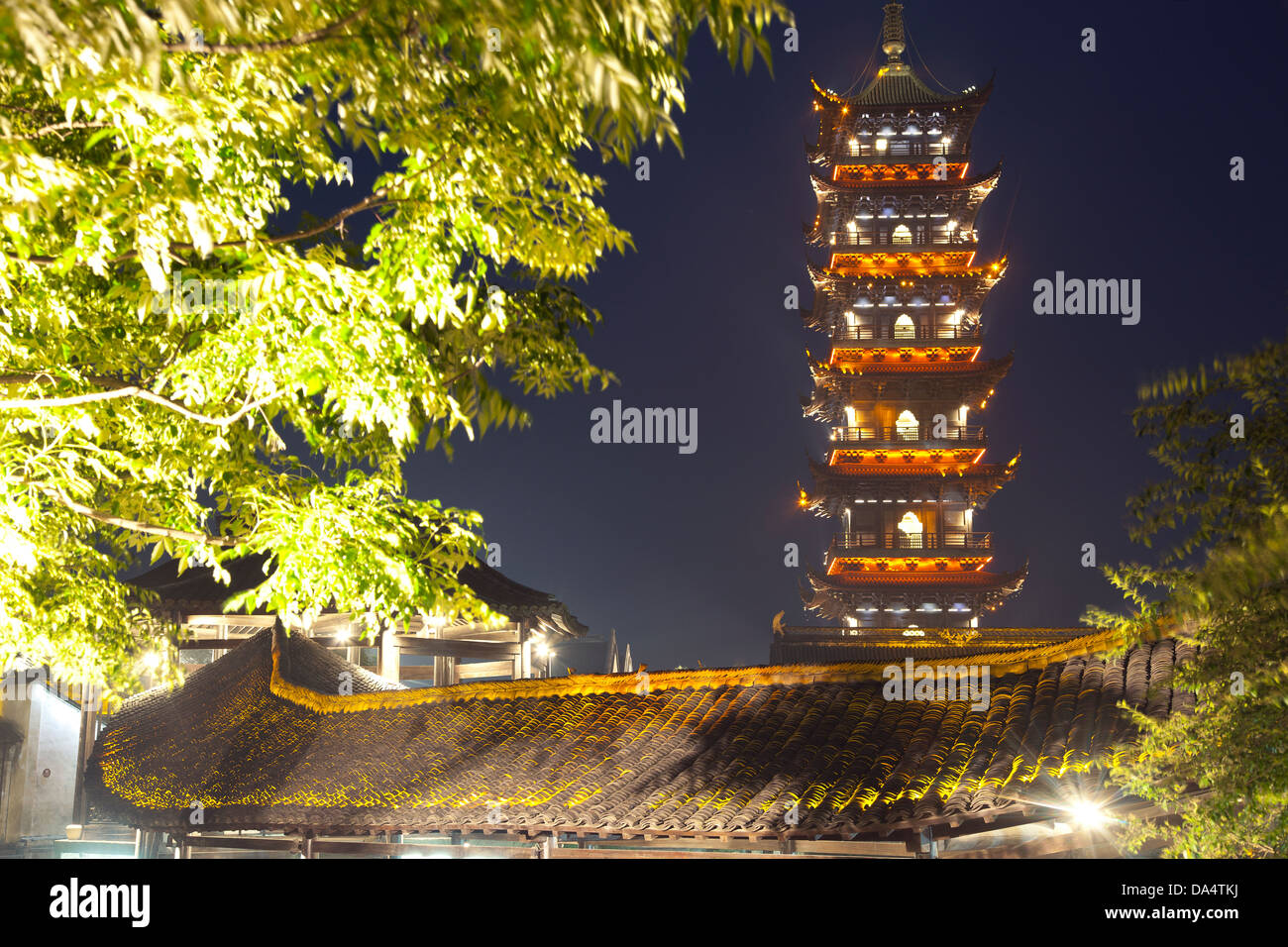 Cina, Wuzhen, Xizha Scenic Area, White Lotus Tower Foto Stock
