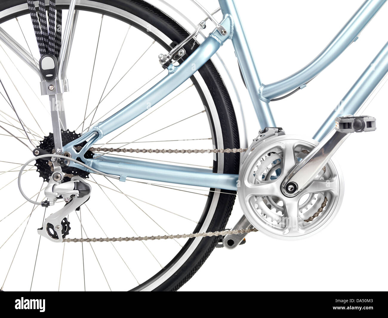 Ruota posteriore di bicicletta set di ingranaggi e pedali closeup isolati su sfondo bianco Foto Stock