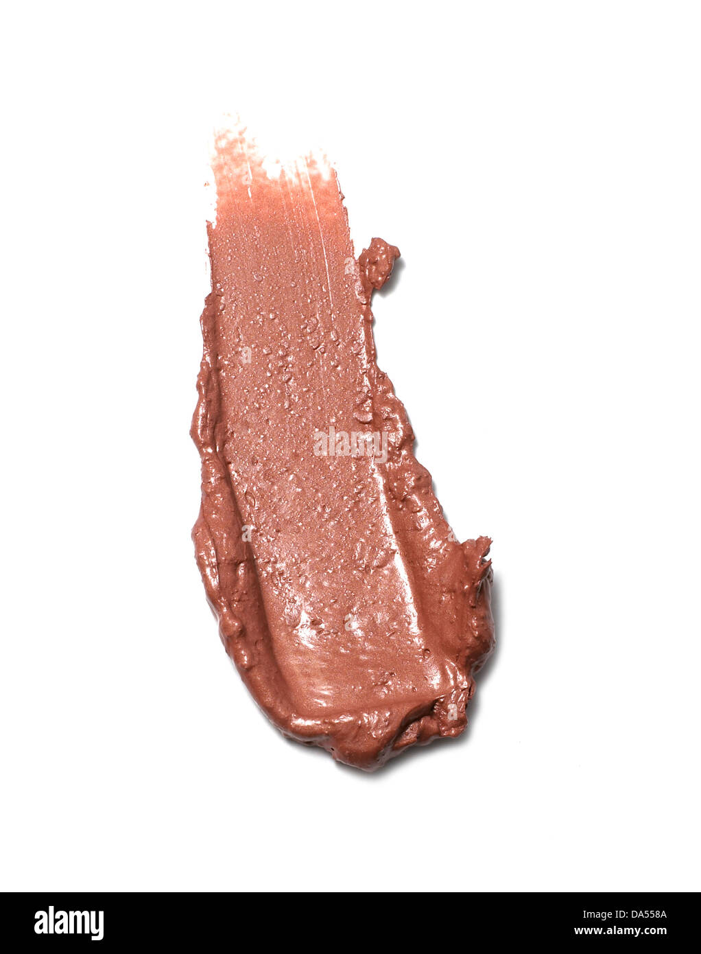 Brown lip gloss sweep ritagliato su uno sfondo bianco Foto Stock