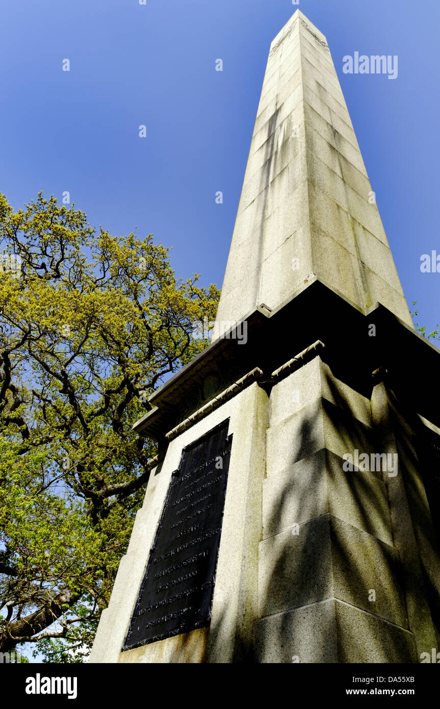 Obelisco di Admiral Harry Burrard Neale, Walhampton, Lymington, Hampshire, Inghilterra, Regno Unito, GB. Foto Stock