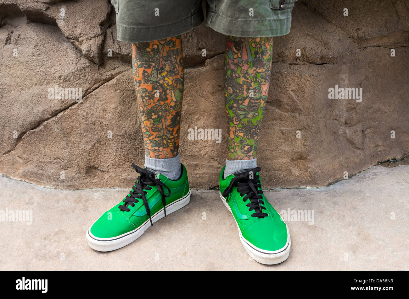 Scarpe da ginnastica verdi immagini e fotografie stock ad alta risoluzione  - Alamy