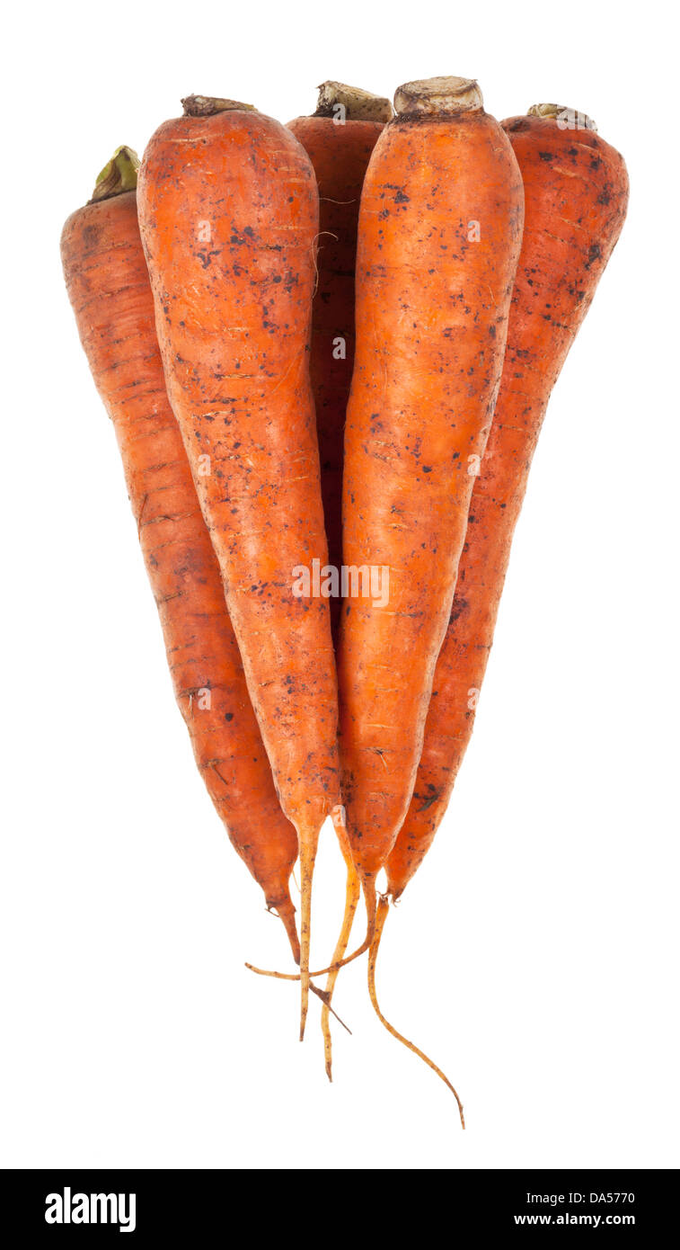 Più succo di arancia carote isolati su sfondo bianco Foto Stock