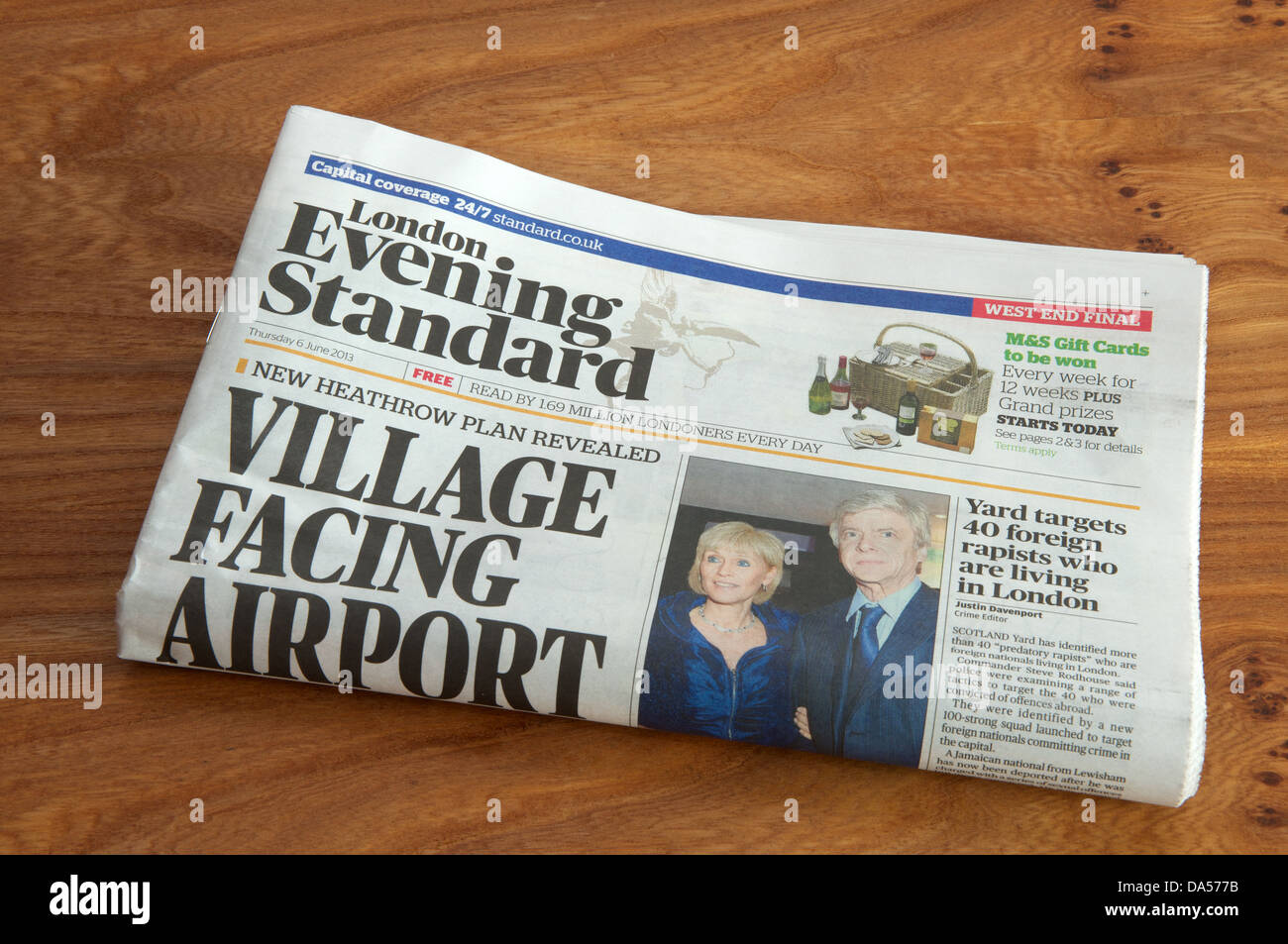 Londra sera giornale Standard Foto Stock