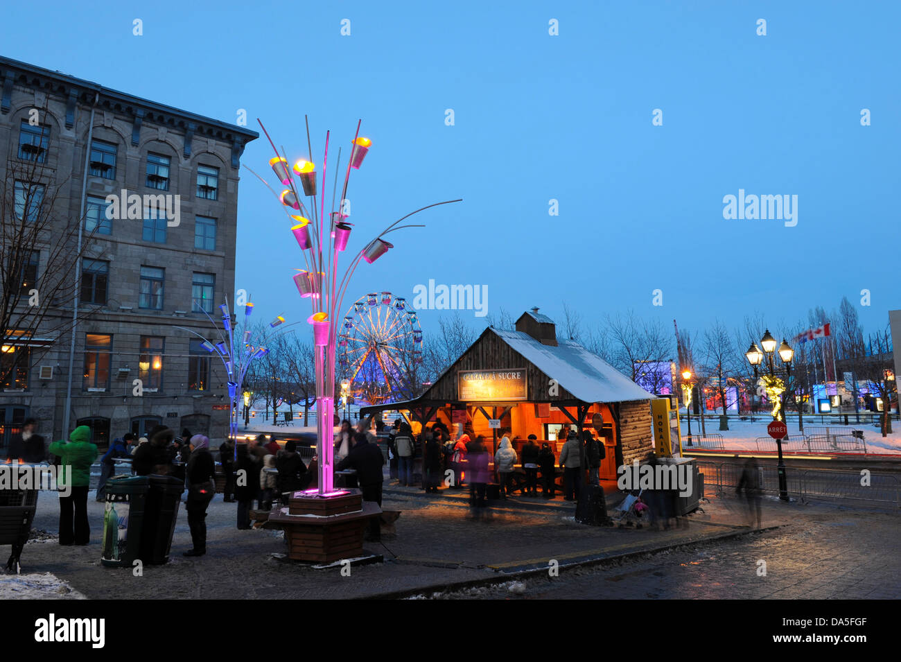 Zucchero temporanea shack installato sul posto Jacques-Cartier durante il Montreal alta festival delle luci. Foto Stock
