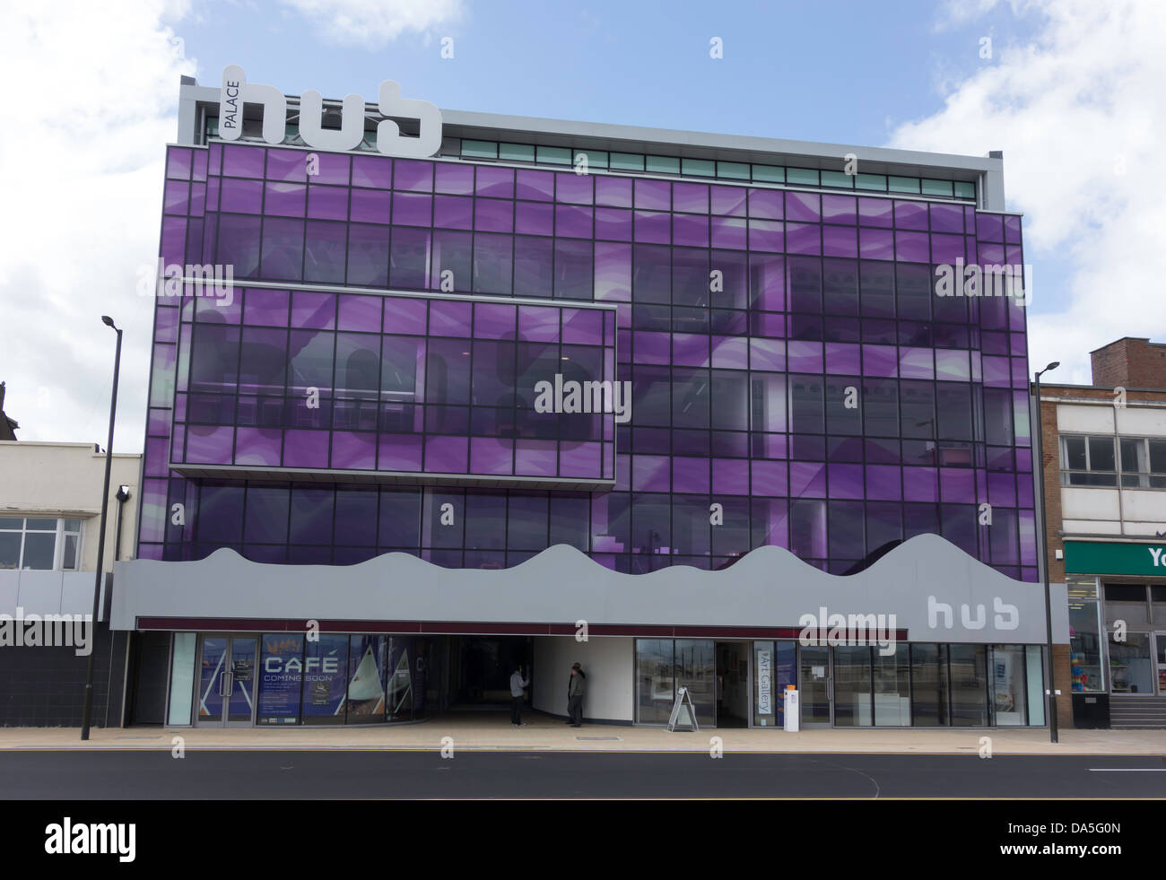 Il palazzo sul mozzo di Redcar fronte mare, un nuovo edificio per le aziende nelle industrie creative. Foto Stock