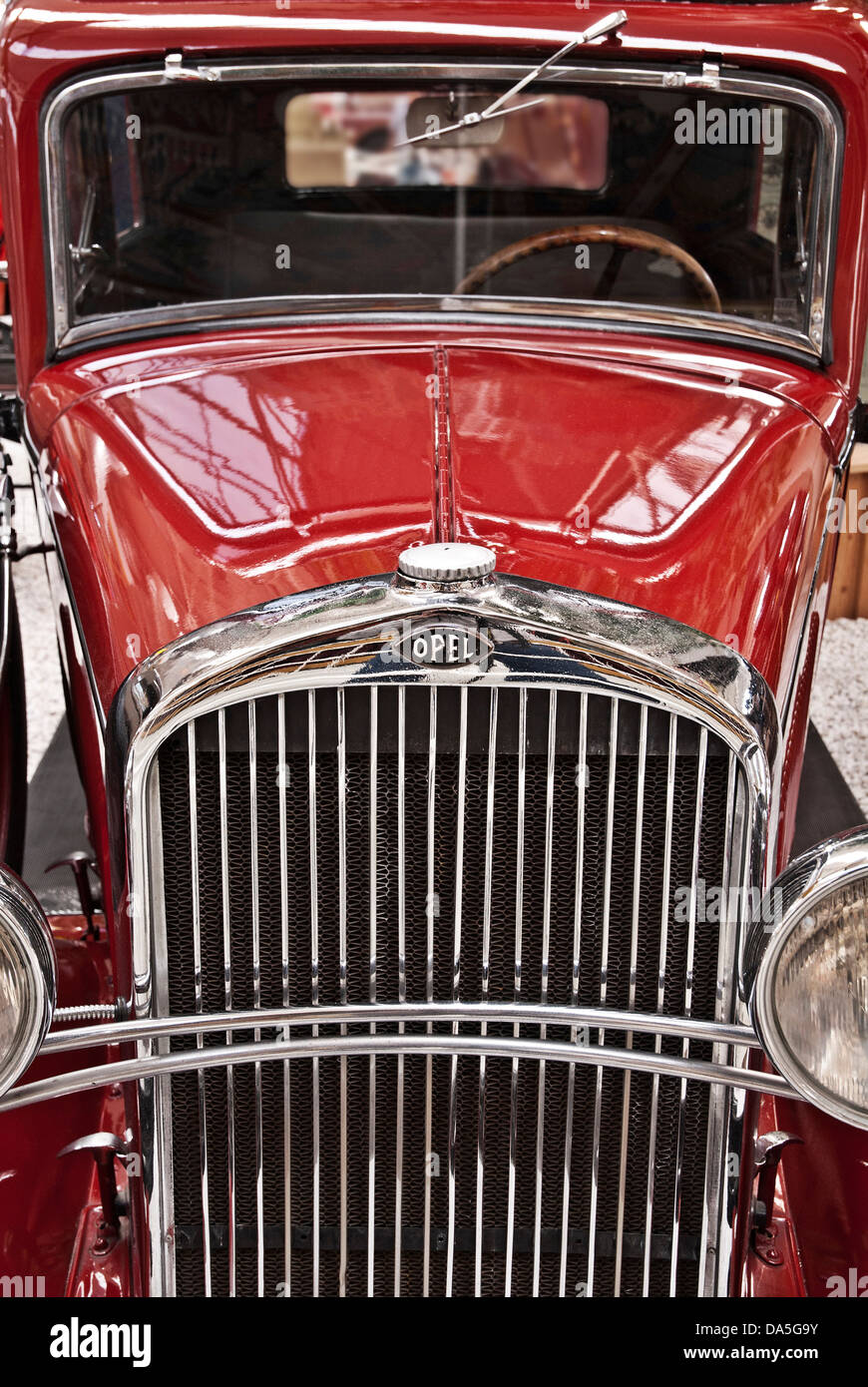 Dettaglio di un rosso Opel limousine da l'anno 1932. Foto Stock