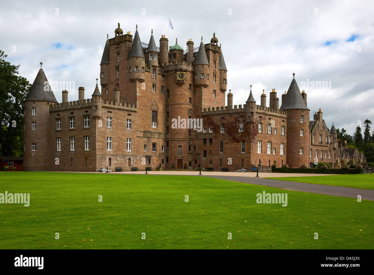 Europa Gran Bretagna, Scozia, area di Fife, Angus, il Glamis Castle, casa d'infanzia della Regina Elisabetta. Foto Stock