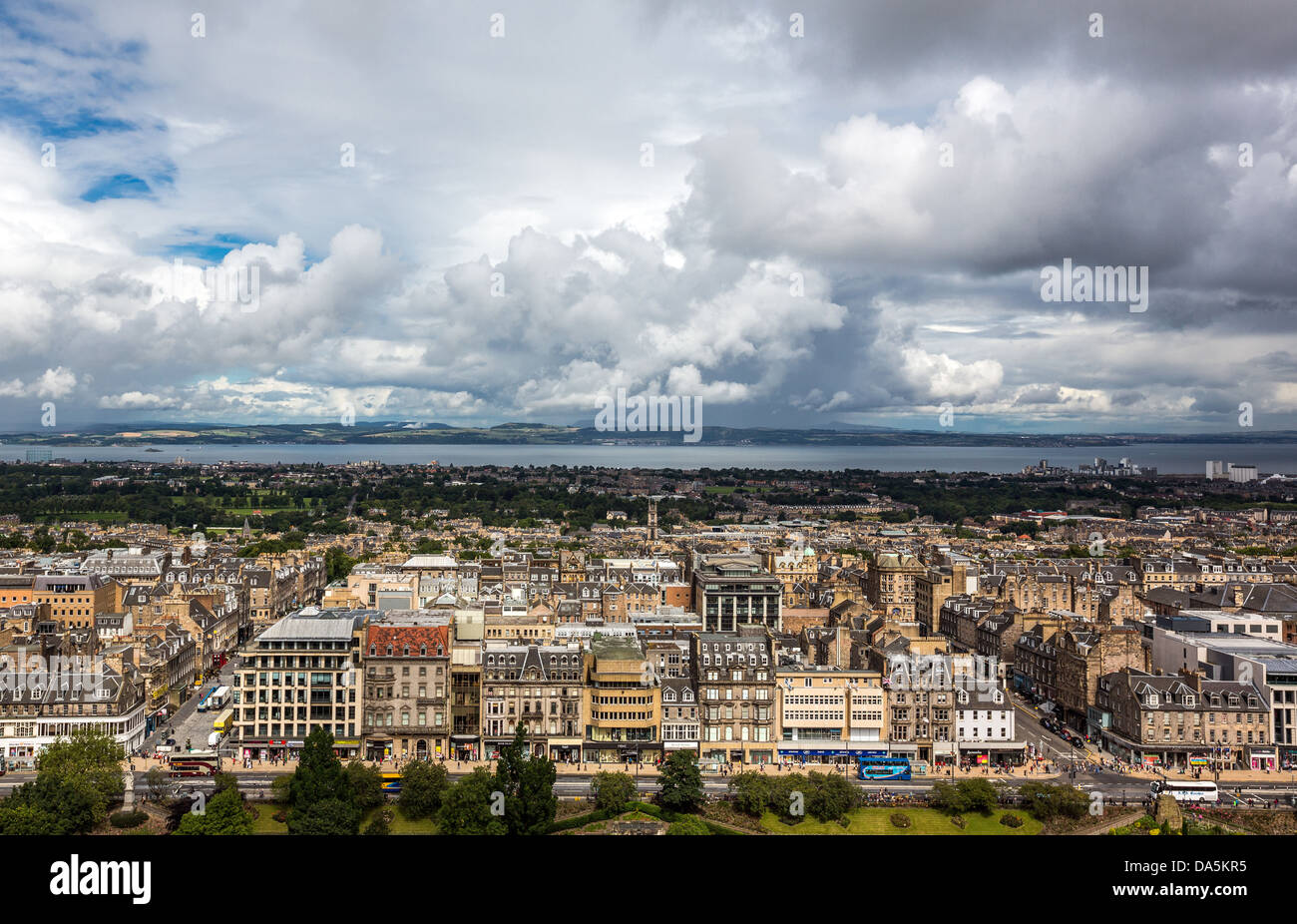 Europa Gran Bretagna, Scozia, Edimburgo, la città nuova vista dal castello di Edinburgo Foto Stock