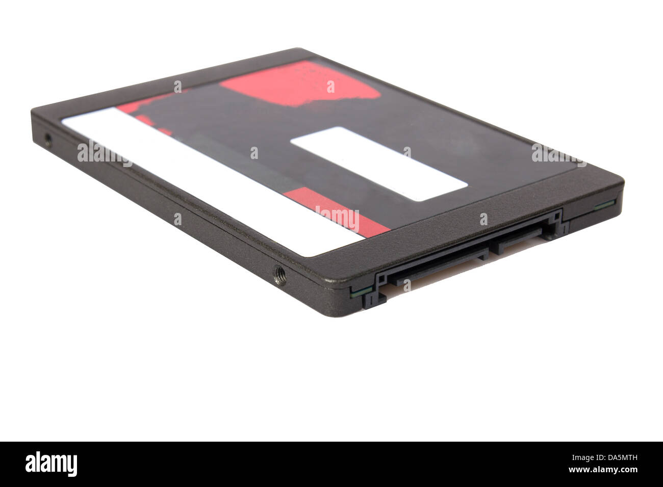 Una nuova generazione di unità disco rigido SSD con connessione SATA su sfondo bianco Foto Stock