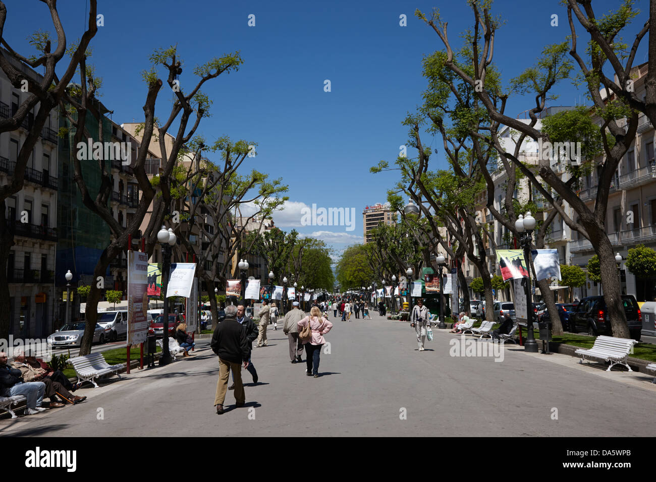 Rambla Nova avenue nel centro di Tarragona Catalogna Spagna Foto Stock