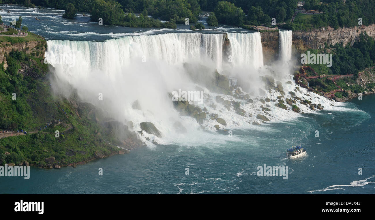 American Falls, Canada, la Domestica della Foschia, Niagara Falls, Acqua, Fiume Niagara, Ontario, tour in barca, viaggi, vista aerea, barca, bo Foto Stock
